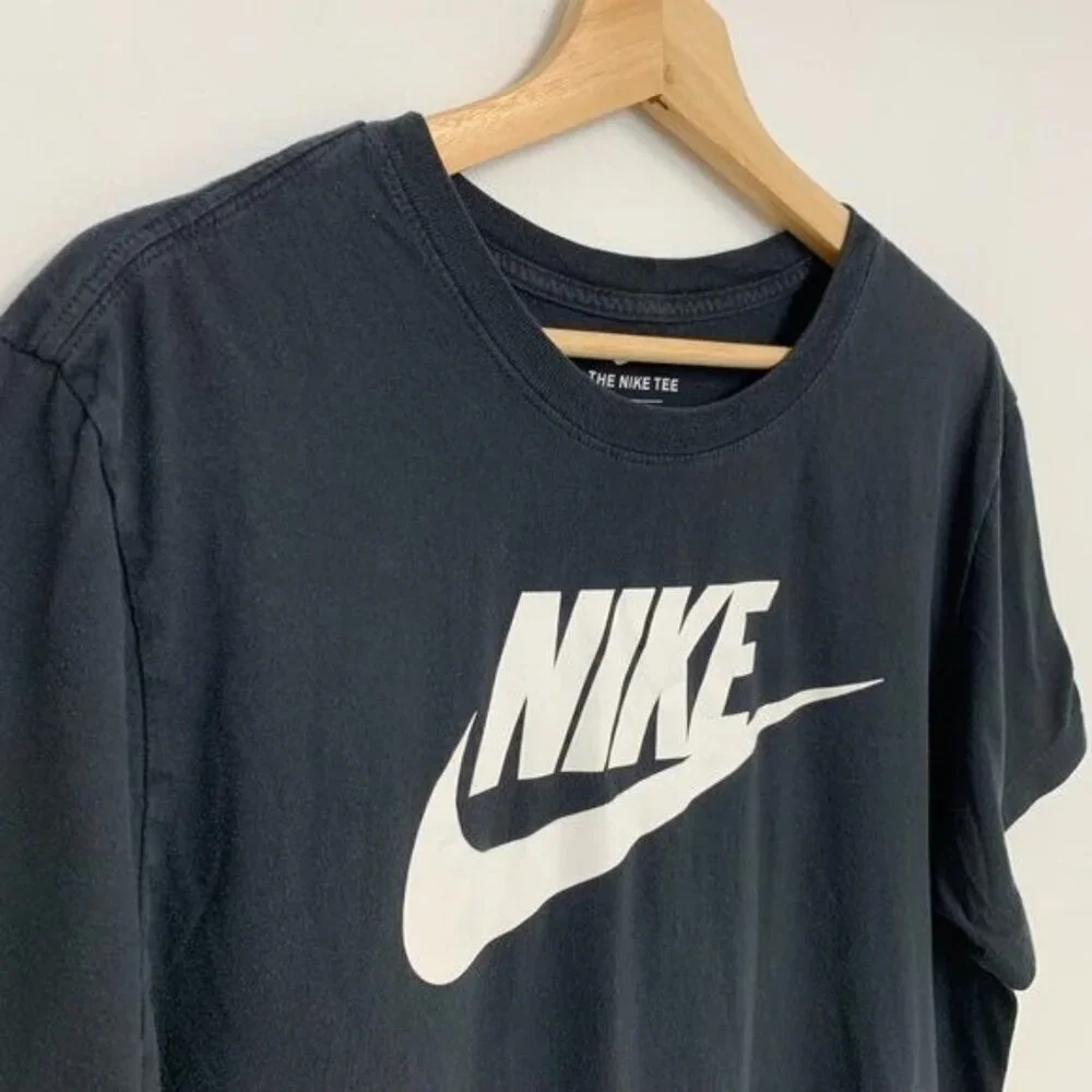 Nike min’s black short sleeve tee Sz L
